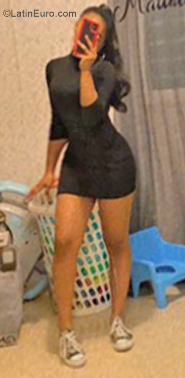 Date this attractive Dominican Republic girl Rosy from Santo Domingo DO40578