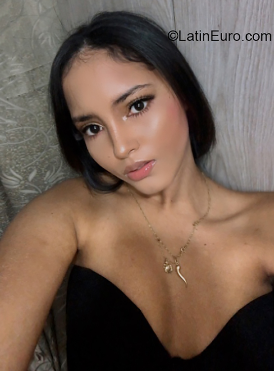 Date this charming Colombia girl Gabriela from Cali CO31364