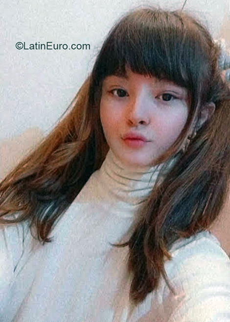 Date this pretty Argentina girl Magalie from Buenos Aires AR848