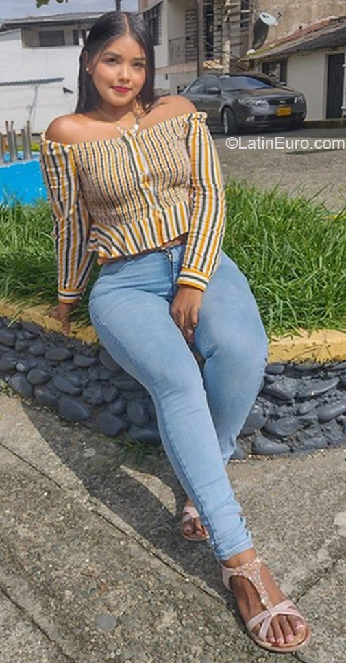 Date this cute Colombia girl Luz Angelica from Buenaventura CO31380