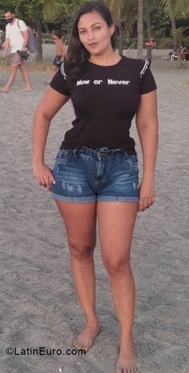 Date this good-looking Colombia girl Jhohana from Santa Marta CO31444