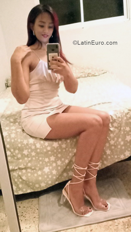 Date this good-looking Dominican Republic girl Unica from Santiago De Los Caballeros DO40643