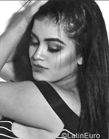 Date this delightful Colombia girl Mariana from Cali CO31470