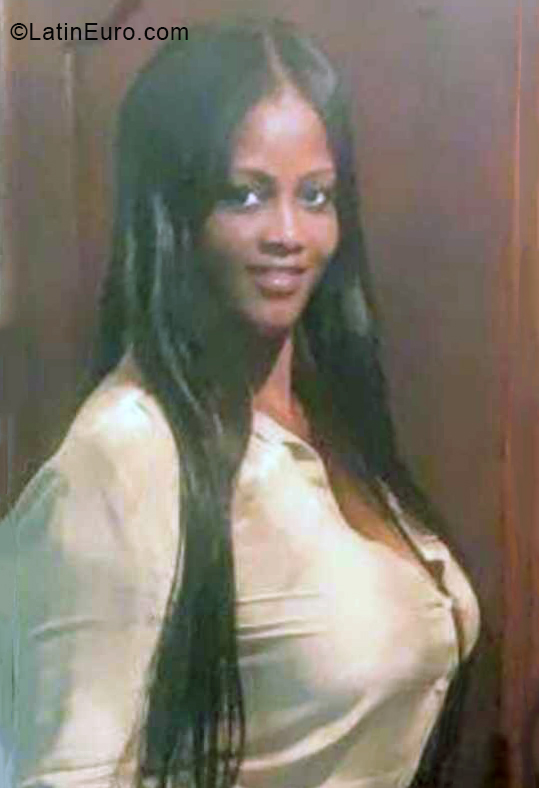 Date this voluptuous Dominican Republic girl Miguelina from San Pedro De Macoris DO40646