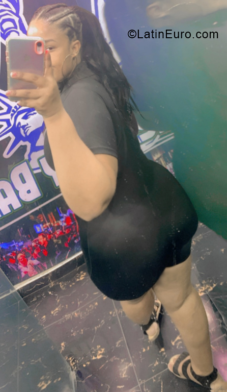 Date this voluptuous Dominican Republic girl Patricia from Santo Domingo DO40659