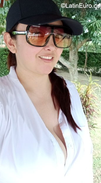 Date this young Colombia girl Leidy from Medellin CO31525