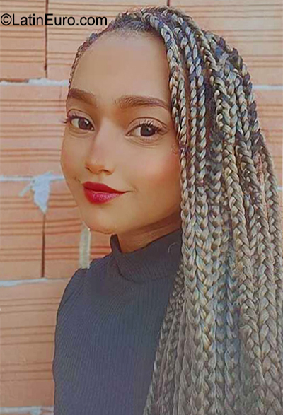 Date this sensual Brazil girl Nely from Curitiba BR11757