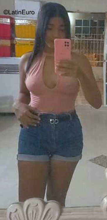 Date this young Colombia girl Aura from Cartagena De Indias CO31577