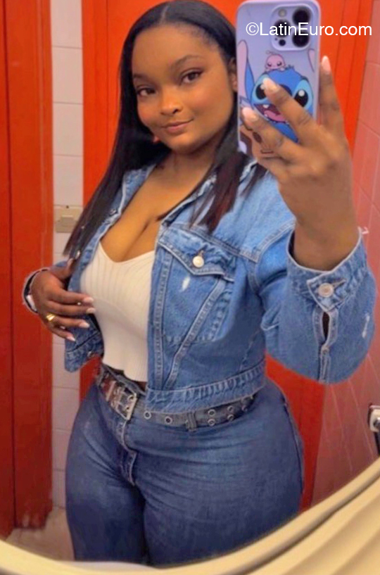 Date this young Andorra girl Angie from Andorra AD47