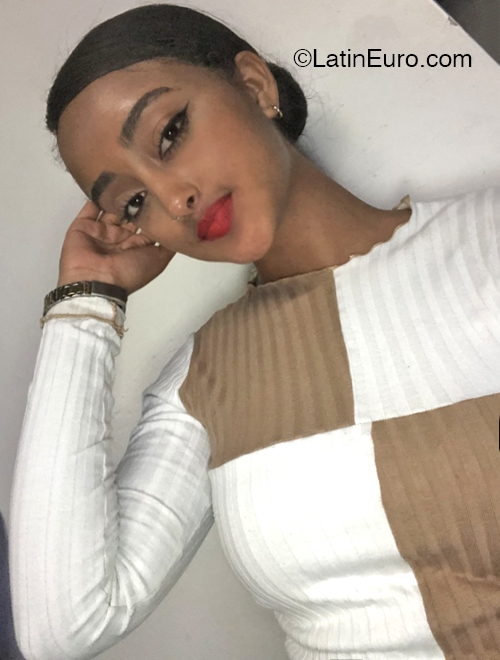 Date this cute Colombia girl Karol from Cali CO32198