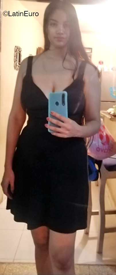 Date this pretty Dominica girl Isabel from Santo Domingo US22170