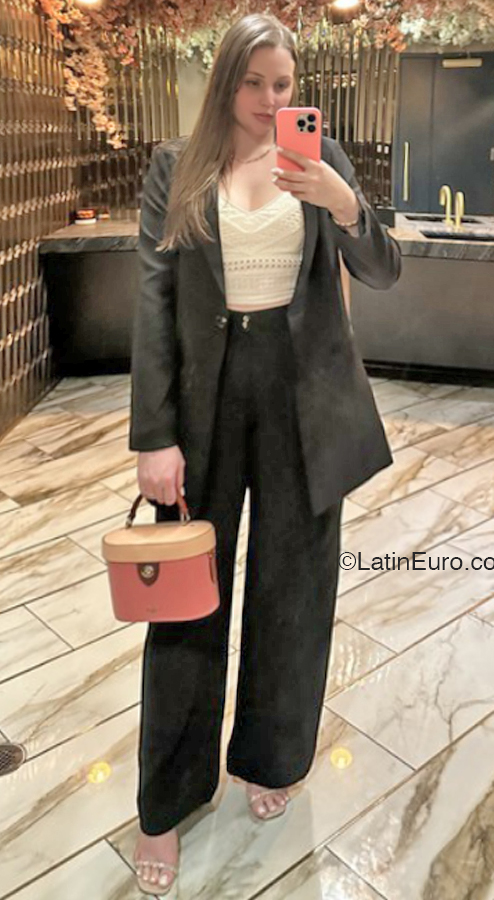 Date this funny Croatia girl Kjhttgg from  US22266