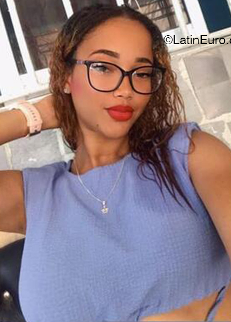 Date this hot Dominican Republic girl Nata from cibao DO44810