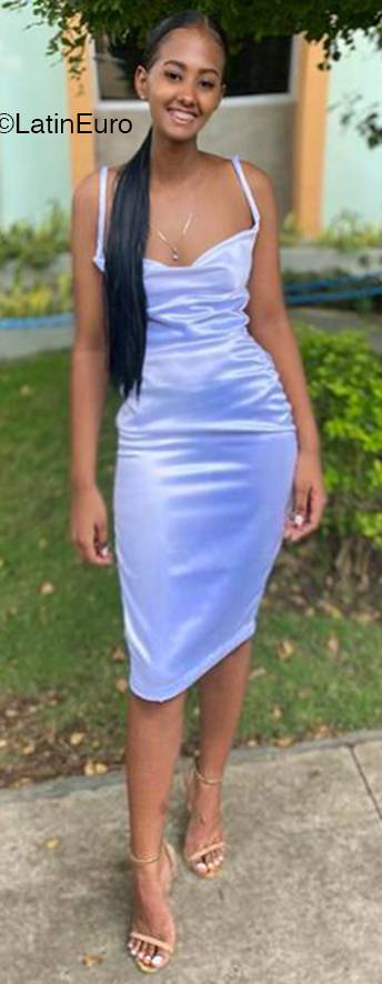 Date this charming Dominican Republic girl Brey from Santo Domingo DO45035