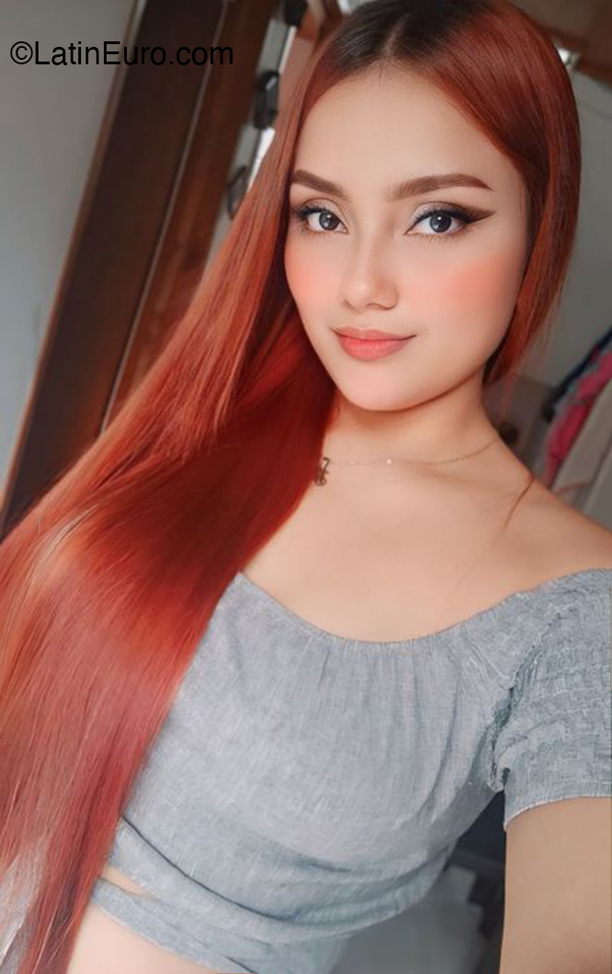 Date this delightful Colombia girl Yerli from Bogota CO32326