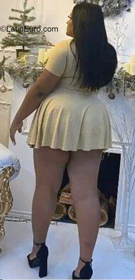 Date this happy Dominican Republic girl Berenice from Santo Domingo DO45313