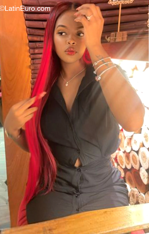 Date this nice looking Dominican Republic girl Ashley from Santo Domingo DO45316