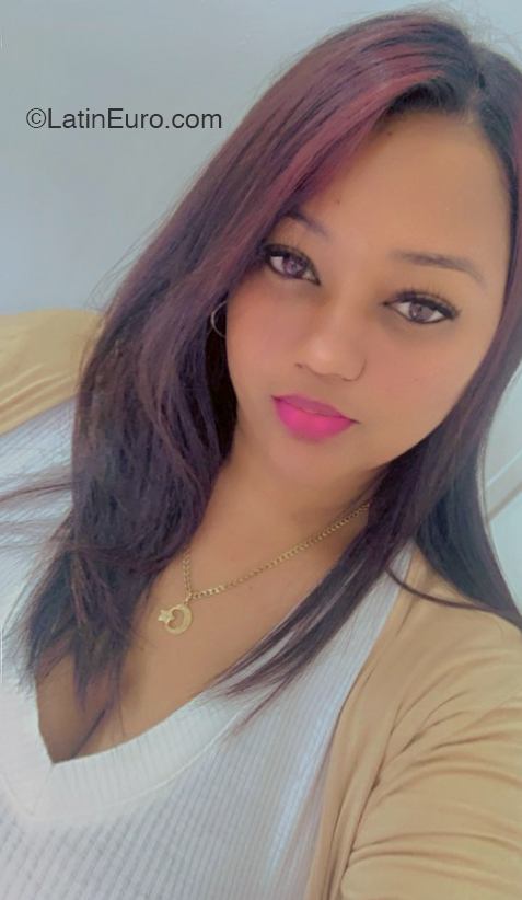 Date this young Dominican Republic girl Scarlen from Santo Domingo DO46059
