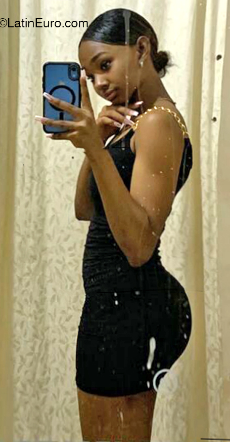 Date this sultry Dominican Republic girl Fremili from San Cristobal DO46121