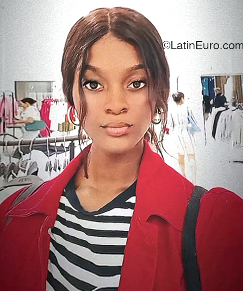 Date this georgeous Dominican Republic girl Kitty from Santo Domingo DO46394