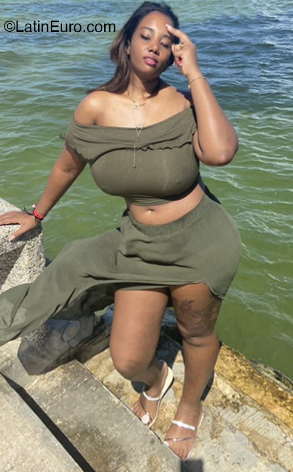 Date this georgeous Dominican Republic girl Marleny from Santo Dominigo DO46695