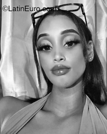 Date this foxy Dominican Republic girl Franchesca from Santo Domingo DO46948