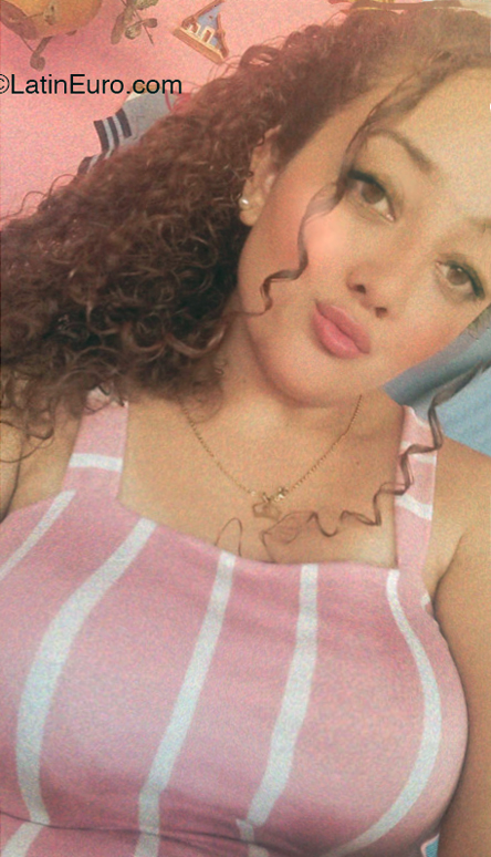 Date this delightful Venezuela girl Vanessa from Colonia Tovar VE4559