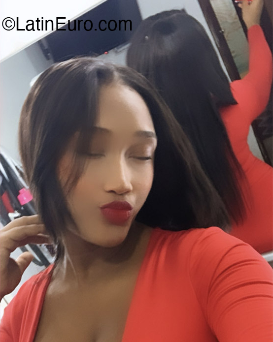 Date this hot Dominican Republic girl Yhoanna from La Romana DO47209