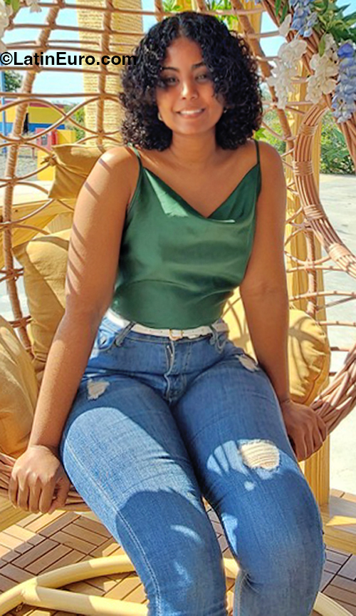 Date this lovely Dominican Republic man Anyara from San pedro de maciris DO47505