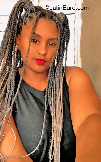 Date this passionate Dominican Republic girl Yermi from Las Matas De Santa Cruz DO56078