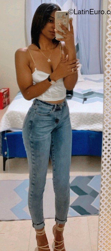 Date this beautiful Dominican Republic girl Maddy from Santo Domingo DO47648