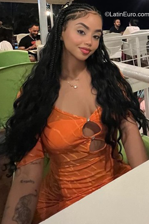Date this tall Dominican Republic girl Claris from Santo Domingo DO48614