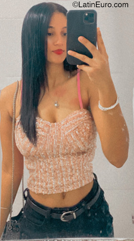 Date this lovely Dominican Republic girl Smailin from Santo Domingo DO50722