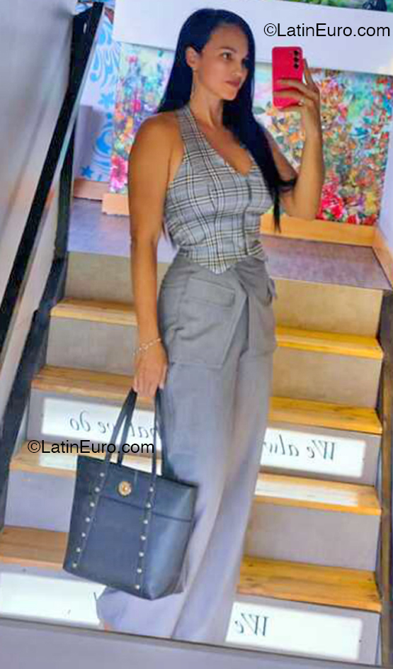 Date this gorgeous Colombia girl Liliam from Cali CO32813