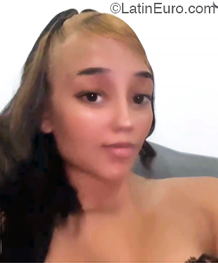 Date this nice looking Dominican Republic girl Alanna from Santo Domingo DO51958