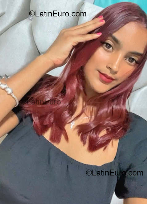 Date this pretty Dominican Republic girl Keiry from Santo Domingo DO52007