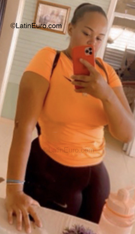 Date this attractive Dominican Republic girl Laura from New Your DO52282