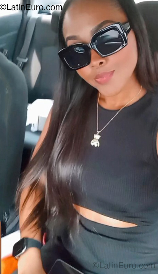 Date this hard body Colombia girl Clarisa from Bogota CO32982