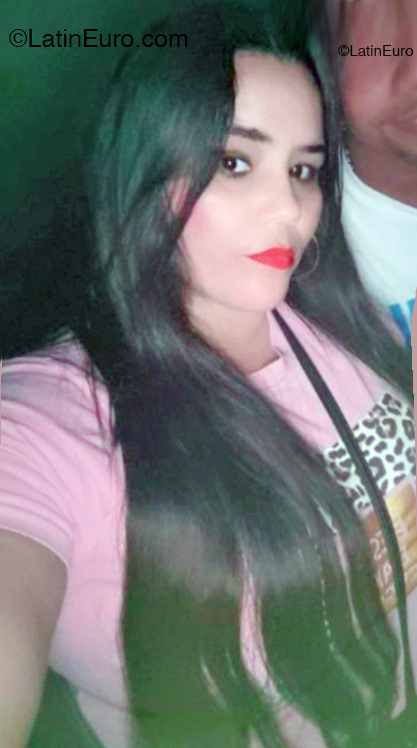 Date this hot Dominican Republic girl Jassiely from Santo Domingo DO52828