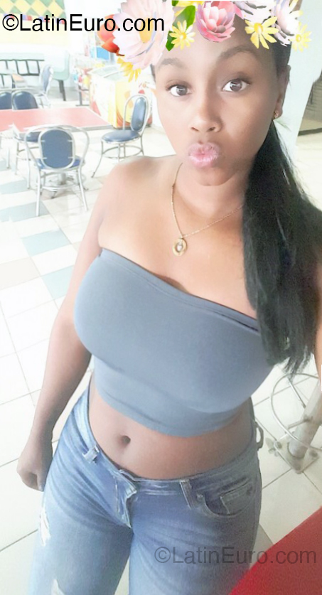 Date this pretty Dominican Republic girl Ismairi from Santiago De Los Caballeros DO52829