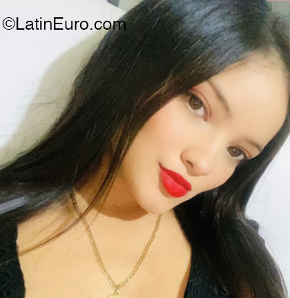 Date this lovely Colombia girl Mariana Serna from Cali CO33000