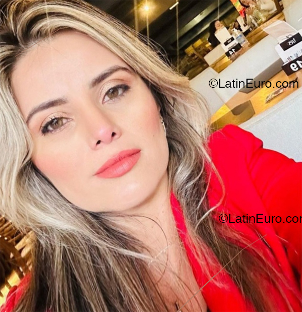 Date this athletic Brazil girl Monique from Itanhaem BR12317