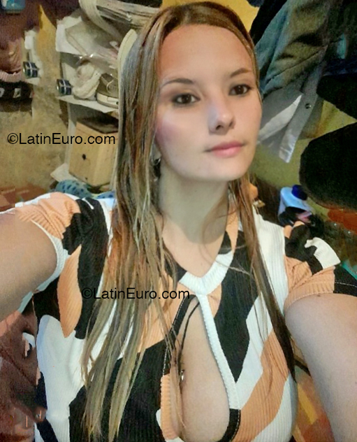 Date this hard body Uruguay girl Cecilia from Paysandu UY104