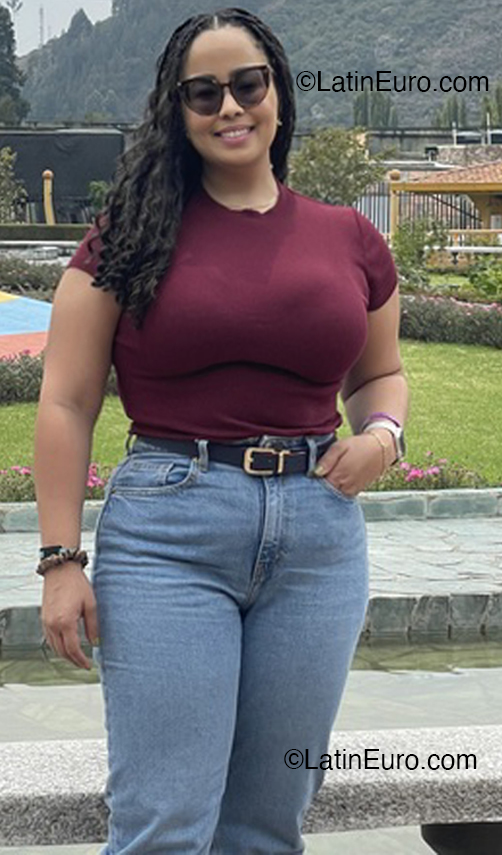 Date this voluptuous Dominican Republic girl Gio from Santo Domingo DO53536