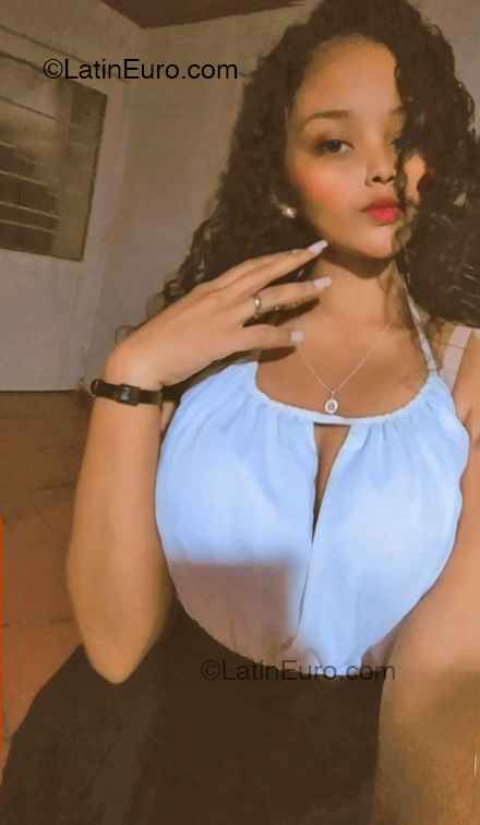 Date this athletic Colombia girl Ana Maria from Cartagena CO33111