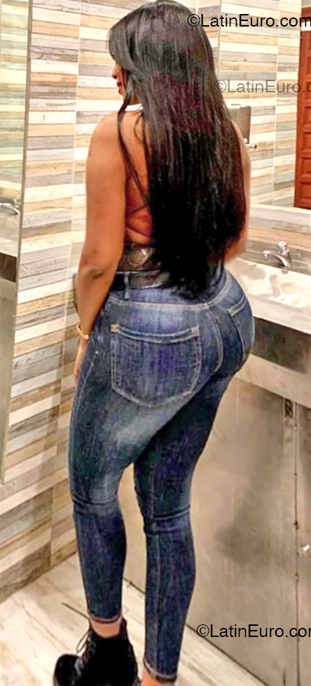 Date this delightful Spain girl Vicky from Galicia ES871