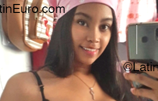 Date this delightful Colombia girl Dere from Bogota CO33193