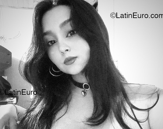 Date this good-looking Argentina girl Jenni from Buenos Aires AR981