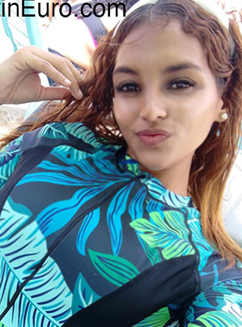 Date this happy Venezuela girl LaMorena from Caracas VE5117