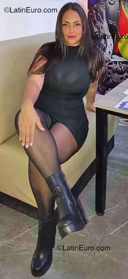 Date this foxy Venezuela girl Yelitza from Caracas VE5144